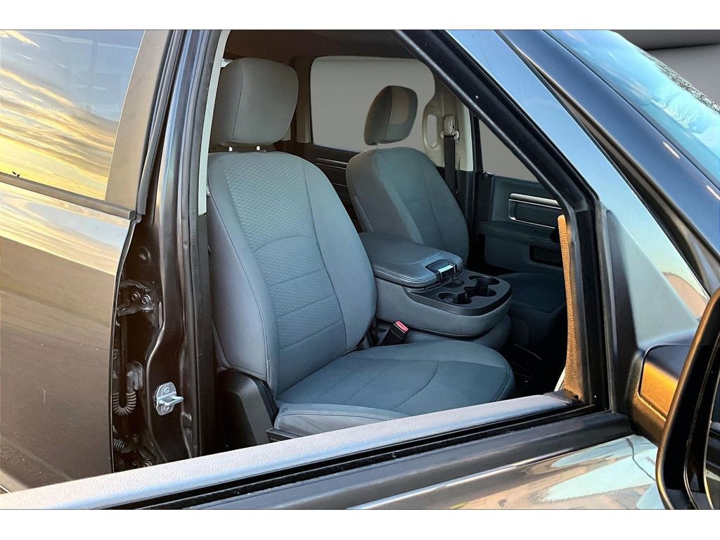 Used 2017 RAM 1500 Classic SLT image 8