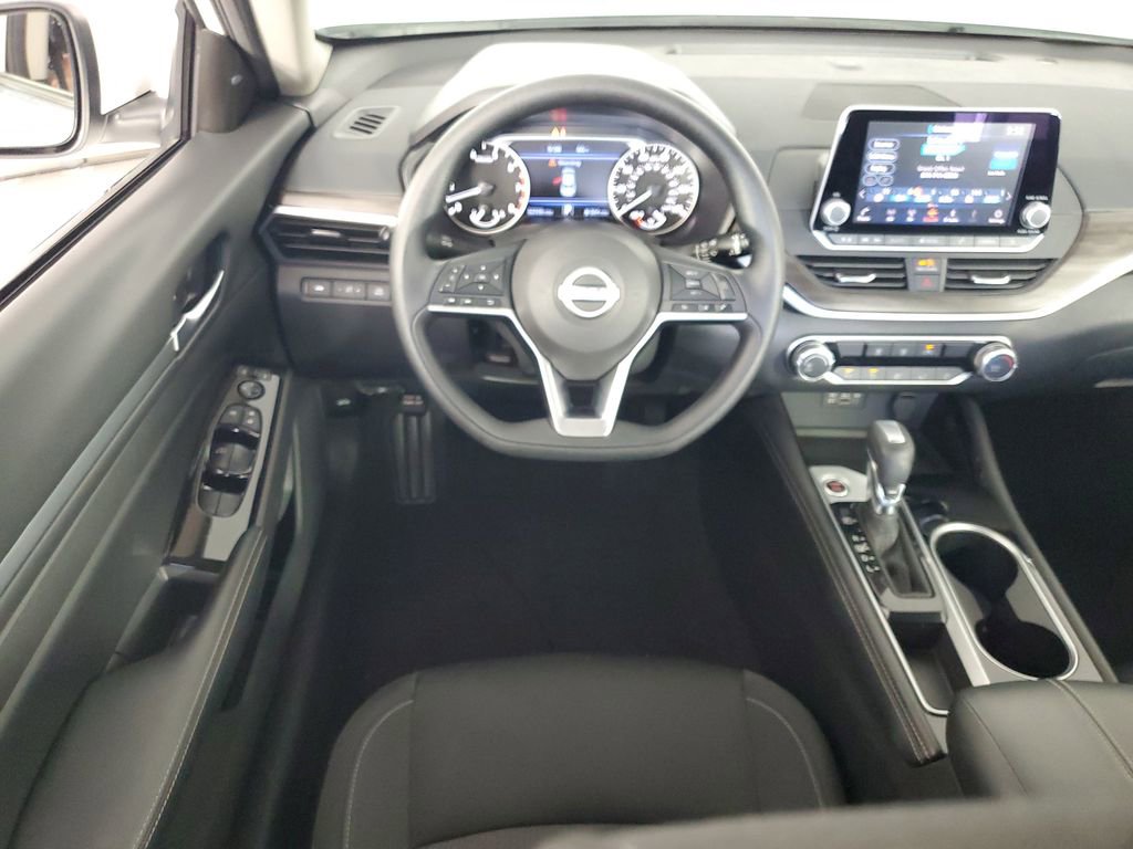 Used 2023 Nissan Altima 2.5 SV image 14