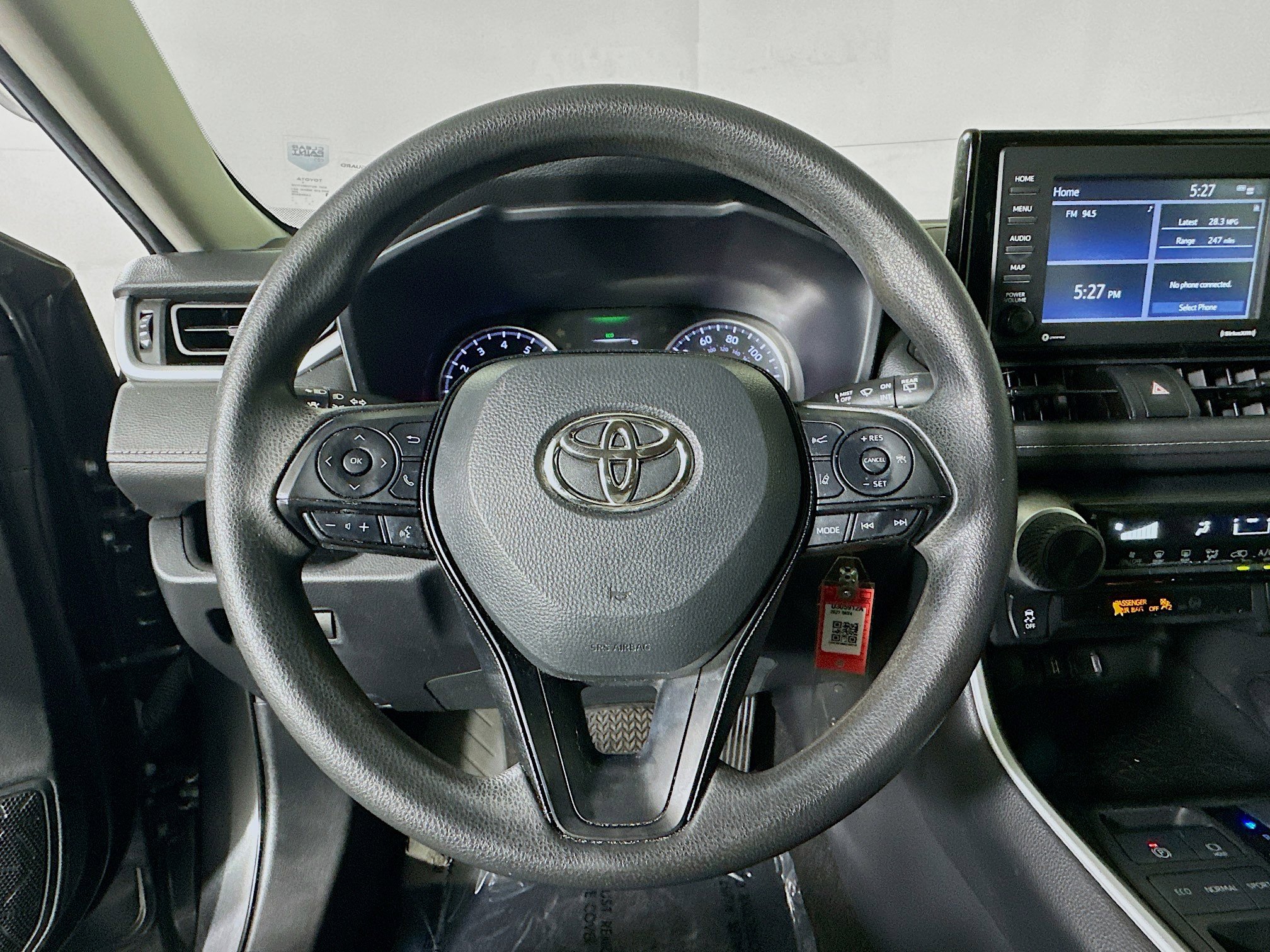 Used 2021 Toyota RAV4 LE FWD image 15