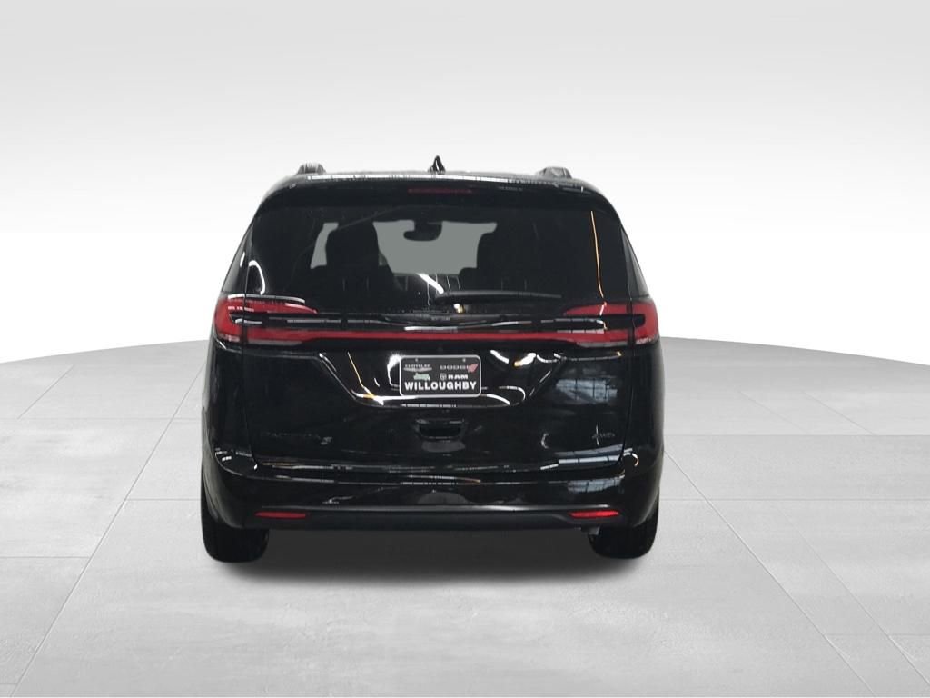 New 2026 Chrysler Pacifica Select w/ S Appearance Package image 7
