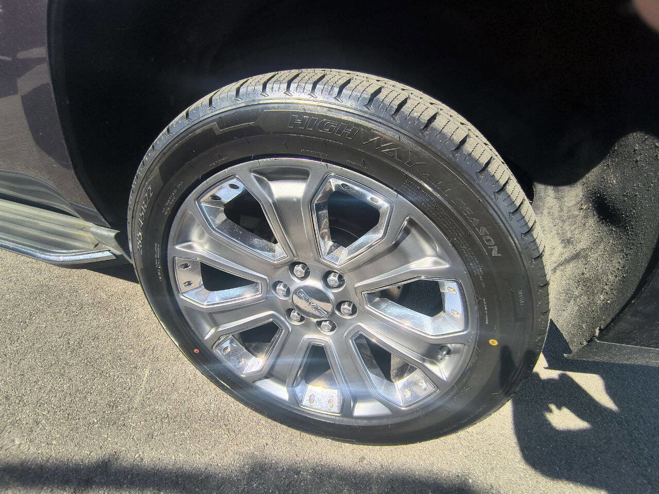 Used 2015 GMC Yukon Denali w/ Touring Package image 9