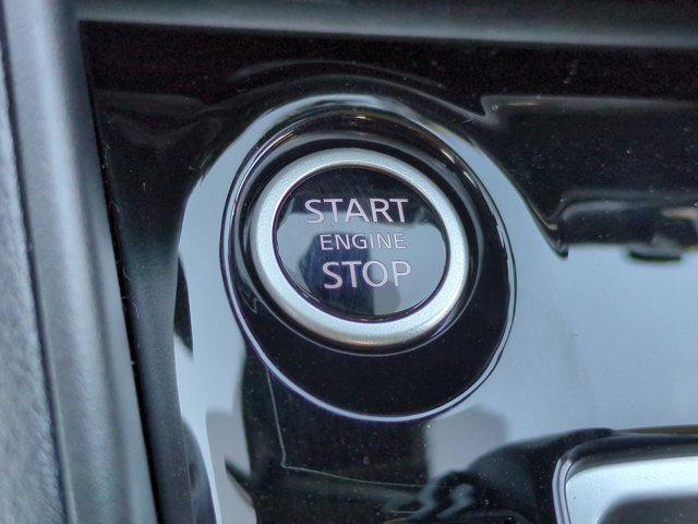 Used 2025 Nissan Versa SV w/ Trunk Package image 25