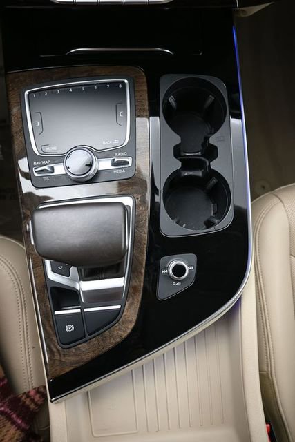 Used 2018 Audi Q7 3.0T Prestige w/ Prestige Package image 10