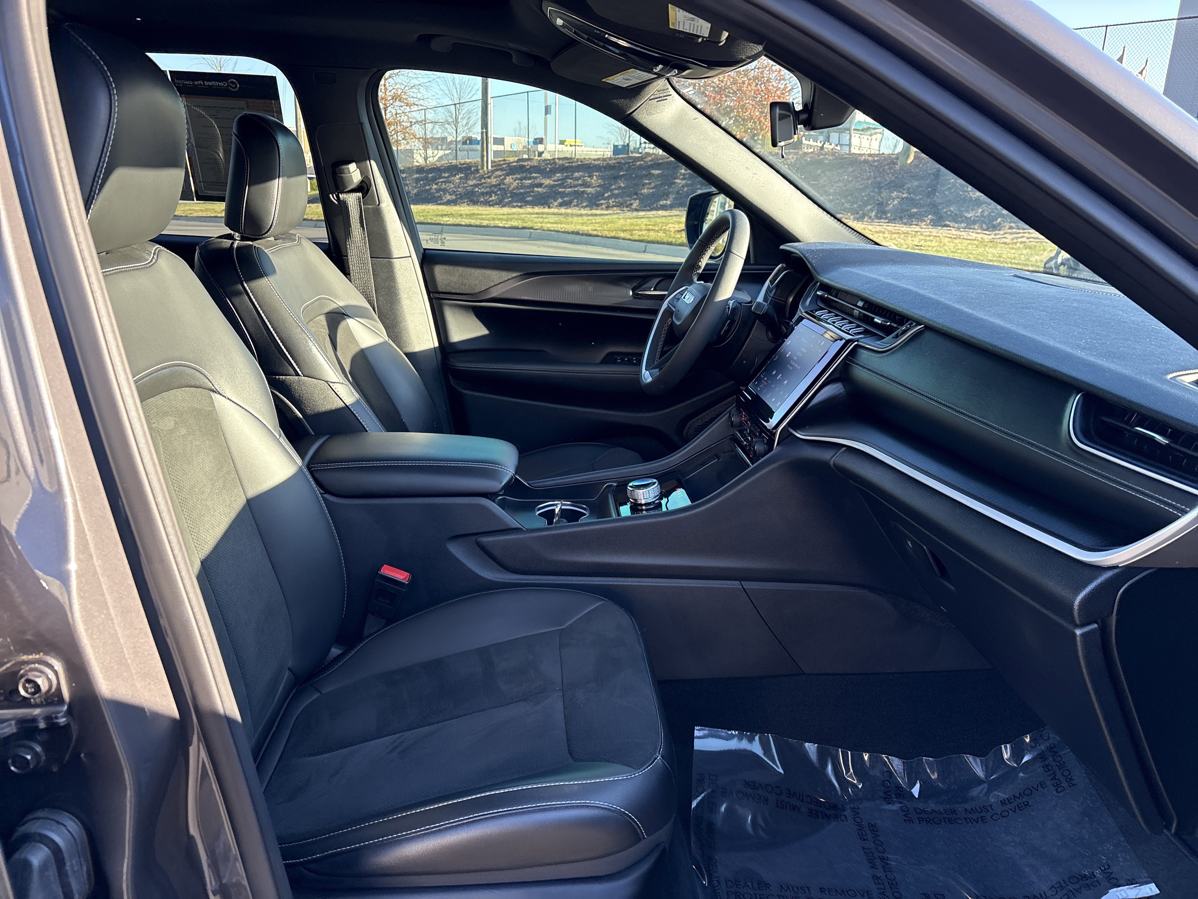 Certified 2025 Jeep Grand Cherokee L Altitude image 25