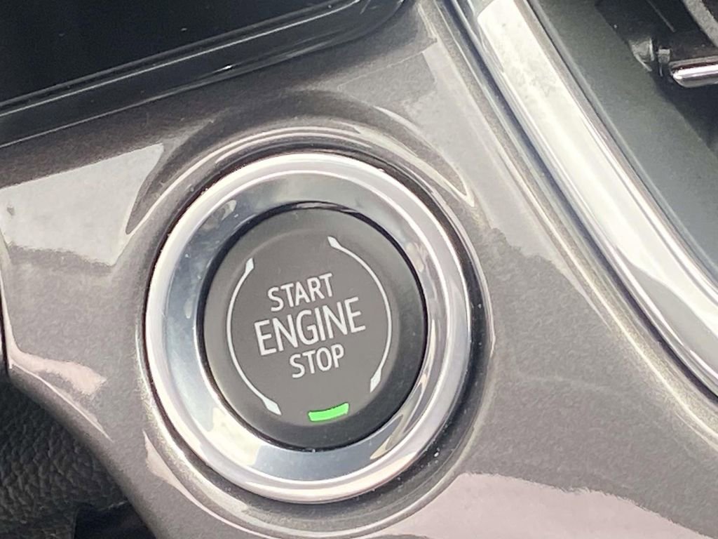 Used 2025 Chevrolet Trax ACTIV w/ Driver Confidence Package image 28