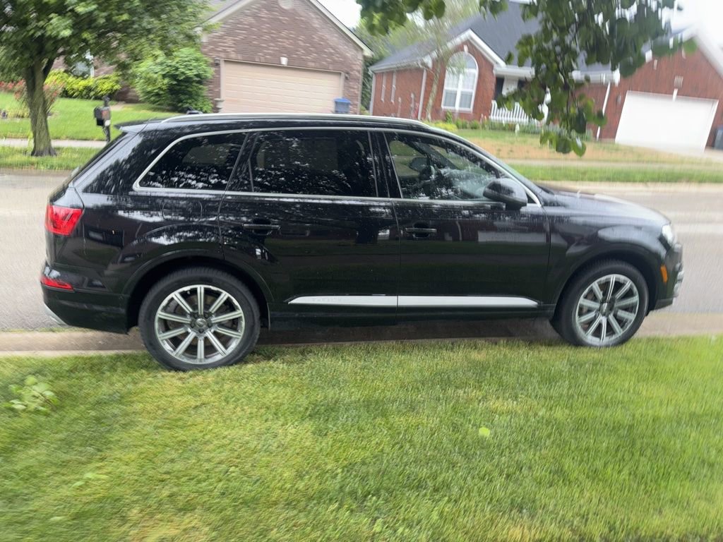 Used 2017 Audi Q7 3.0T Premium Plus w/ Premium Plus Package AWD/4WD image 7