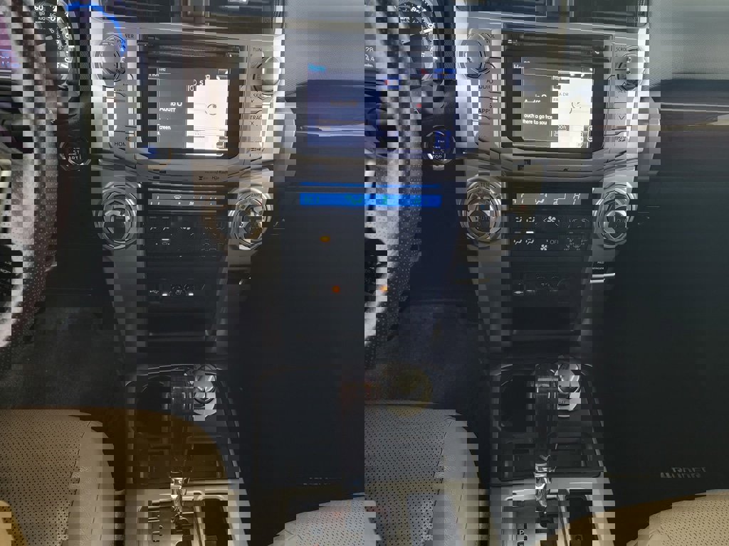 Used 2014 Toyota 4Runner Limited image 21