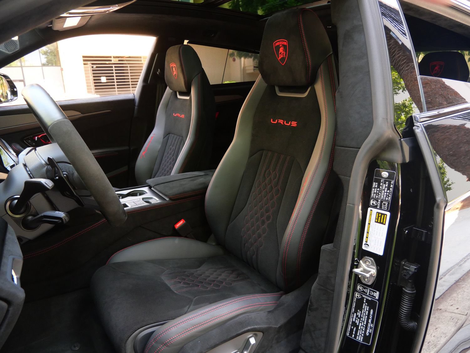 Used 2024 Lamborghini Urus Performante AWD/4WD image 14
