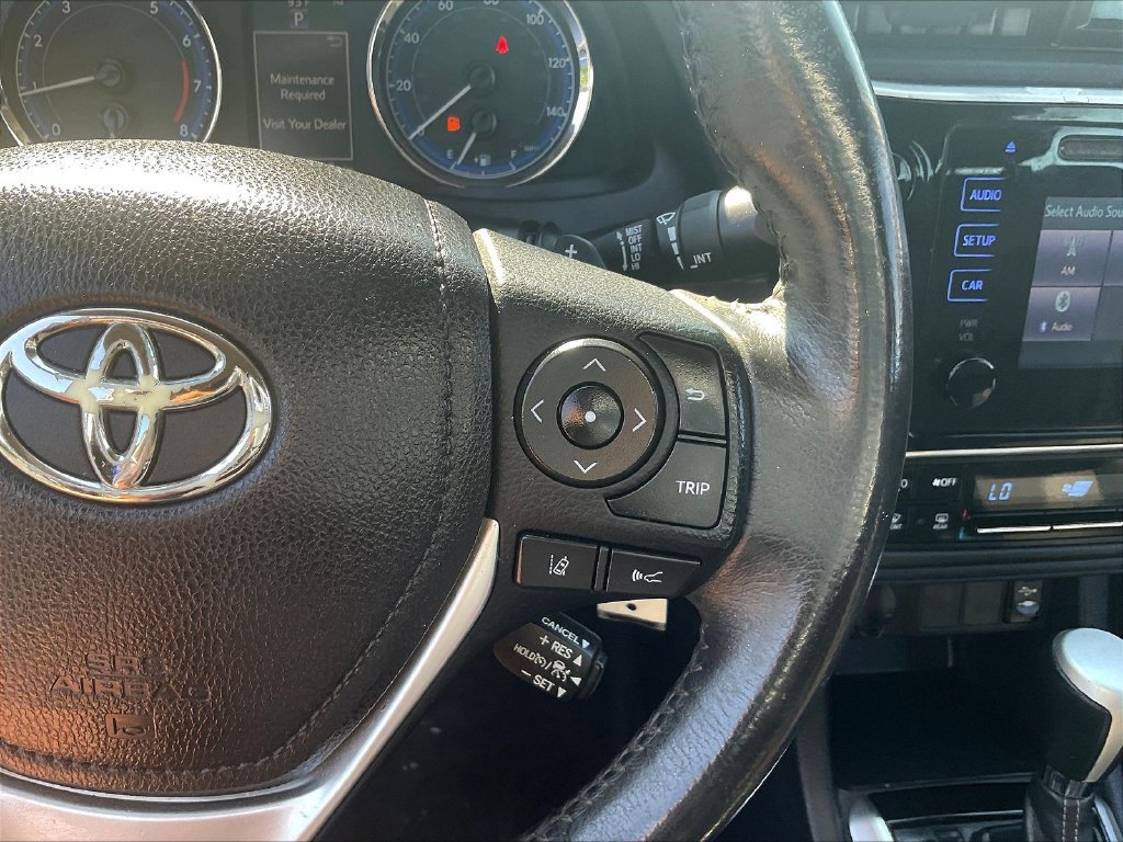 Used 2017 Toyota Corolla SE w/ Carpet Mat Package (TMS) FWD image 11