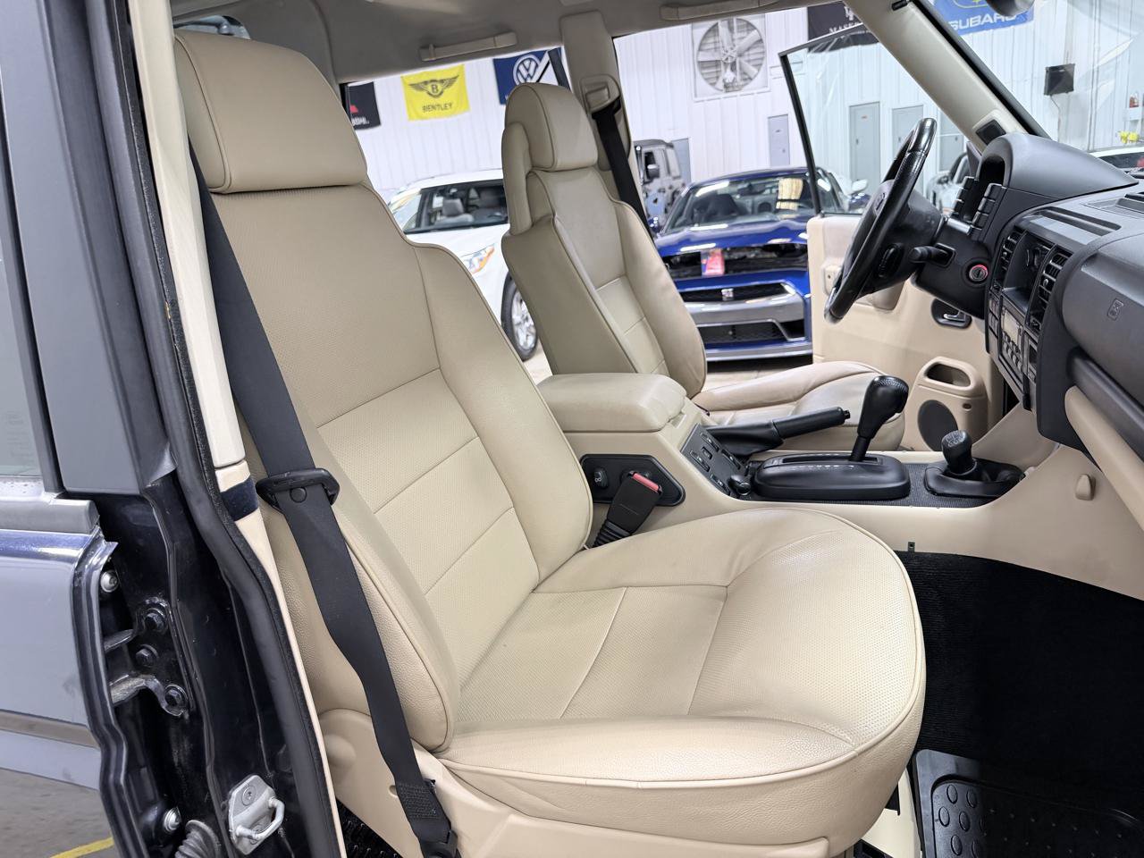 Used 2004 Land Rover Discovery S AWD/4WD image 36