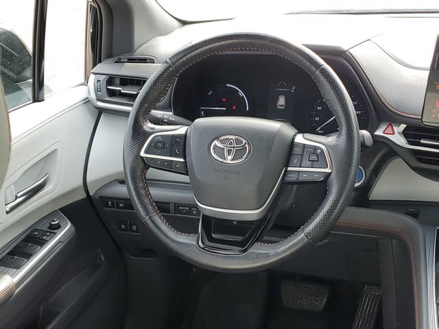 Used 2021 Toyota Sienna LE FWD image 13