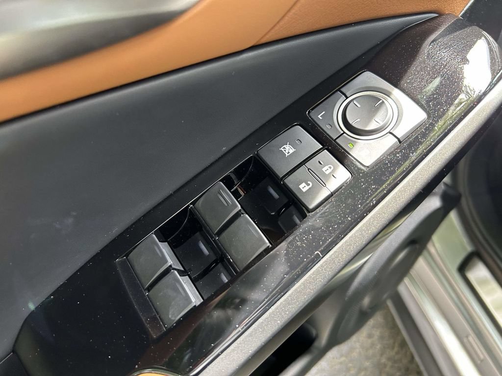 Used 2025 Lexus IS 300 w/ Comfort Package RWD image 11