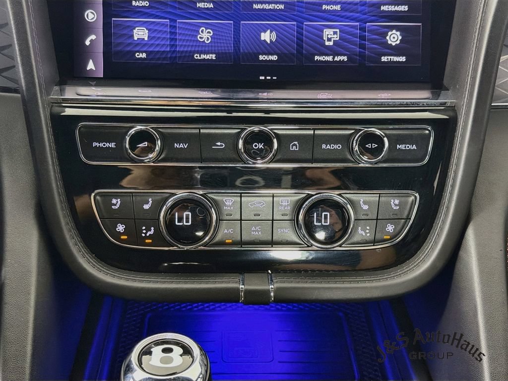 Used 2022 Bentley Bentayga AWD/4WD image 20