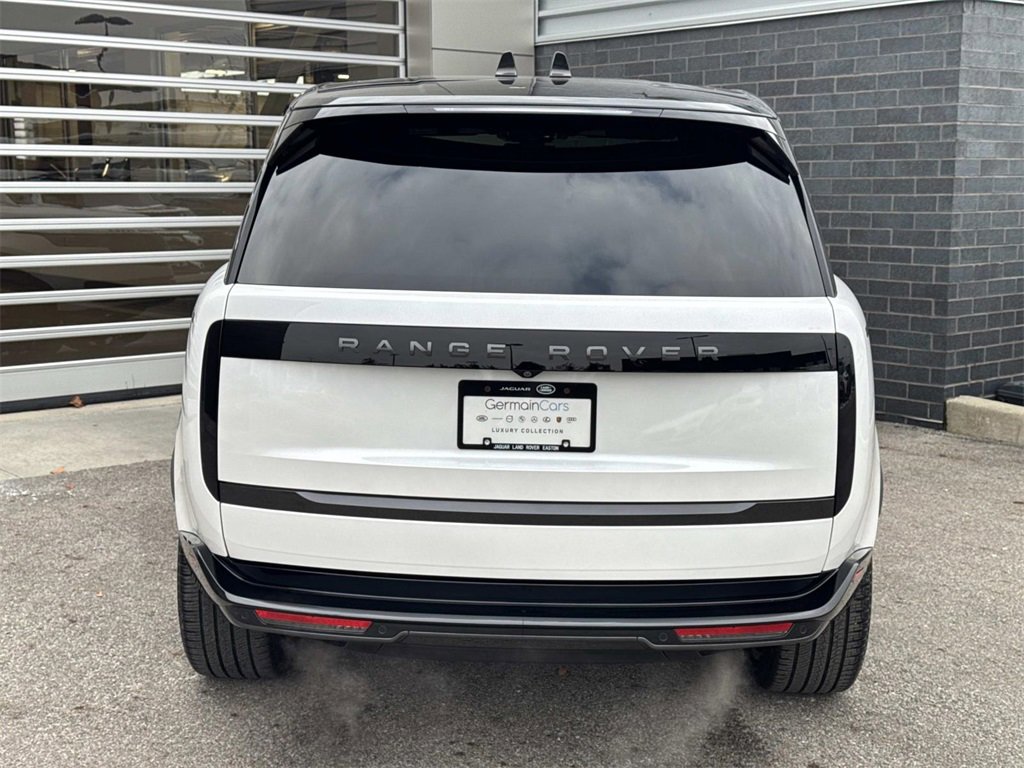 Used 2024 Land Rover Range Rover Long Wheelbase SE image 5