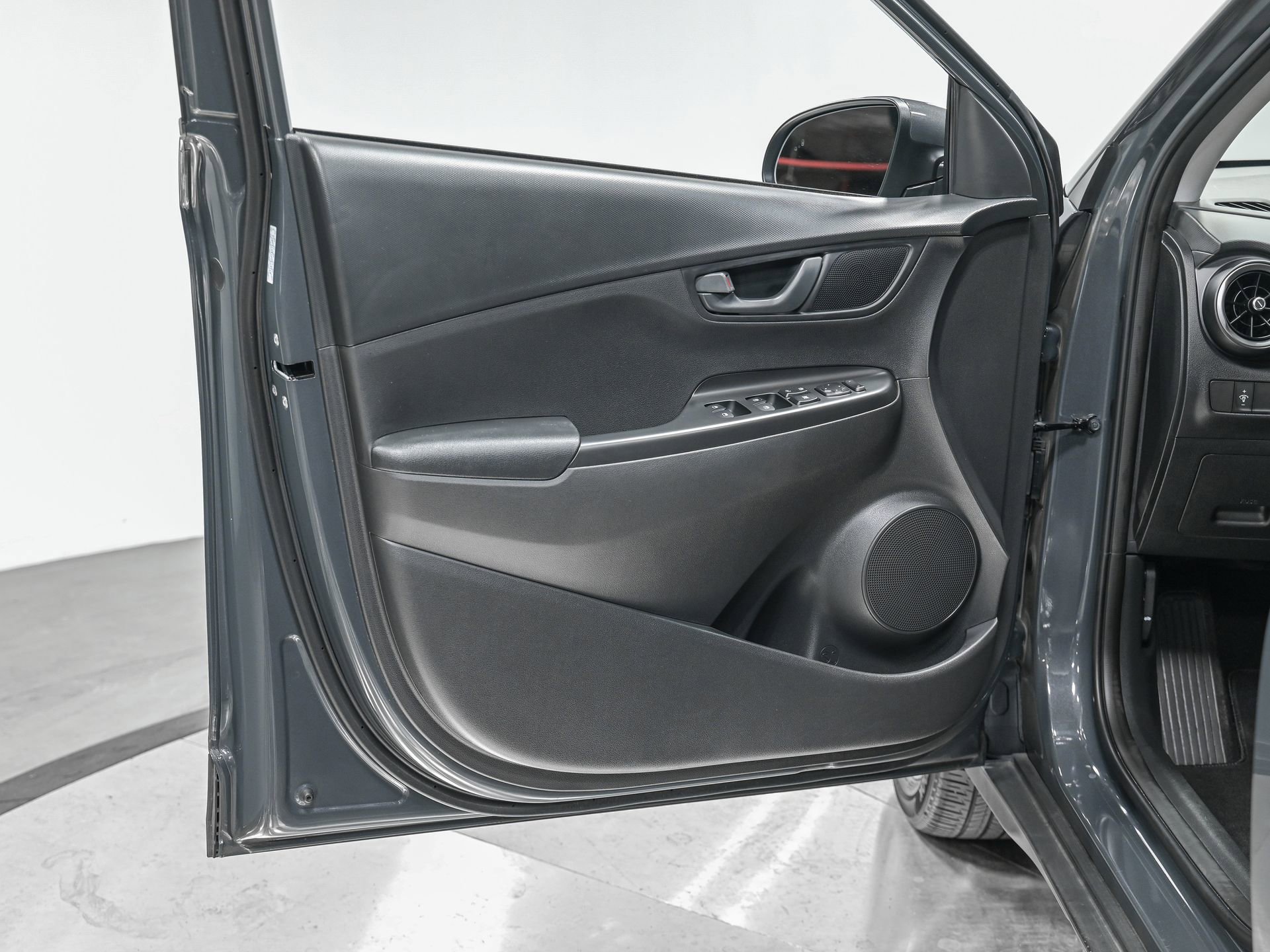 Used 2023 Hyundai Kona SEL w/ Cargo Package AWD/4WD image 12