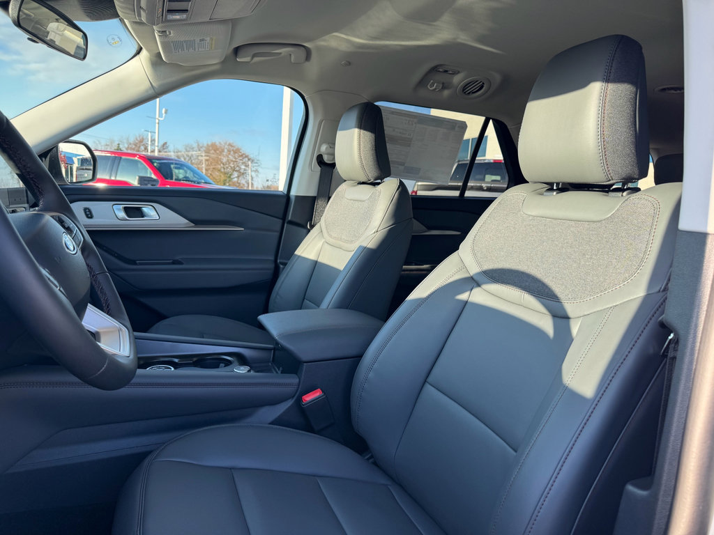New 2026 Ford Explorer Active w/ Active Comfort Package image 28