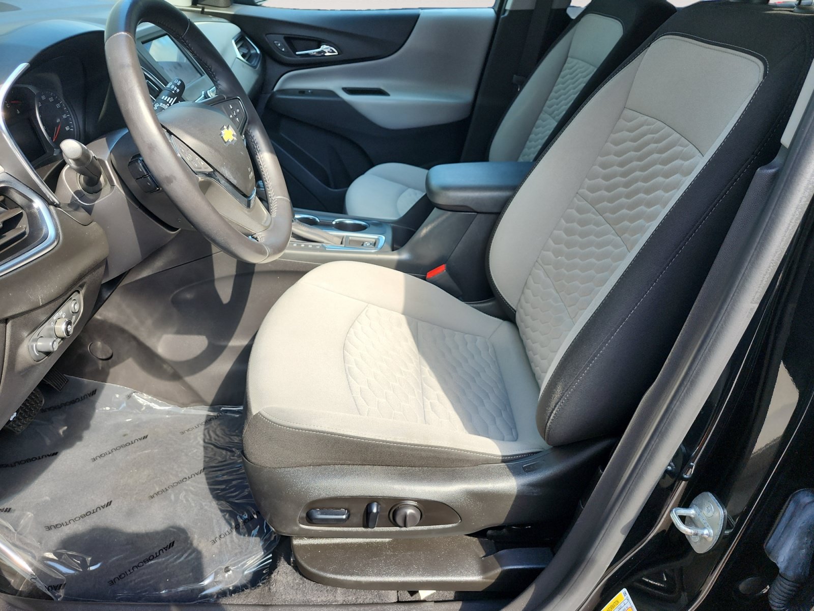 Used 2021 Chevrolet Equinox LT w/ Driver Convenience Package FWD image 10