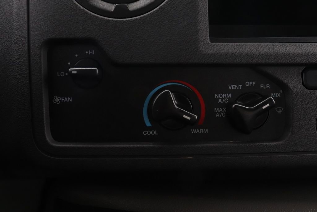 Used 2024 Ford E-450 and Econoline 450 Super Duty w/ Power Windows & Locks Group image 15