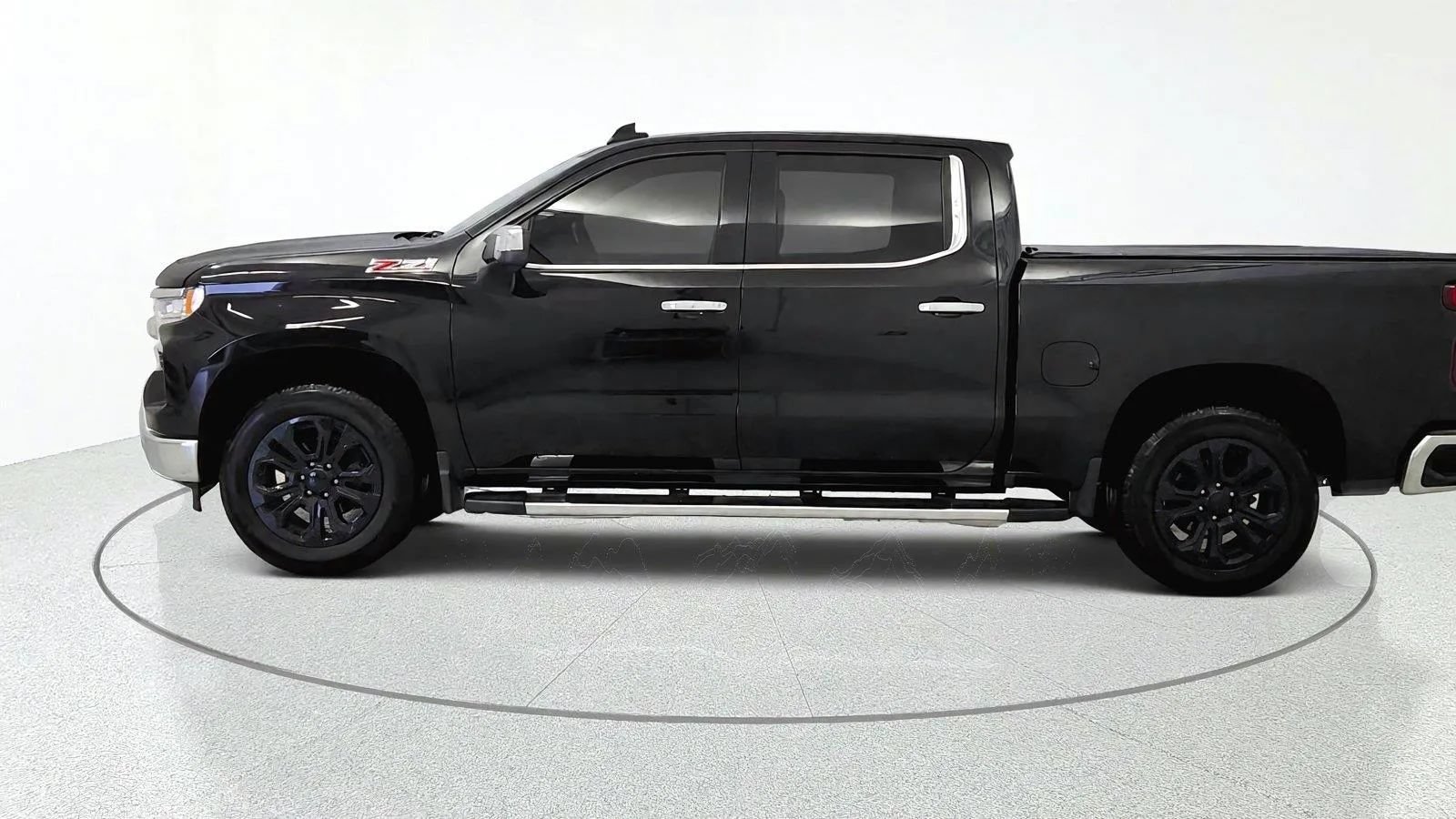 Used 2022 Chevrolet Silverado 1500 LTZ w/ LTZ Premium Package AWD/4WD image 5