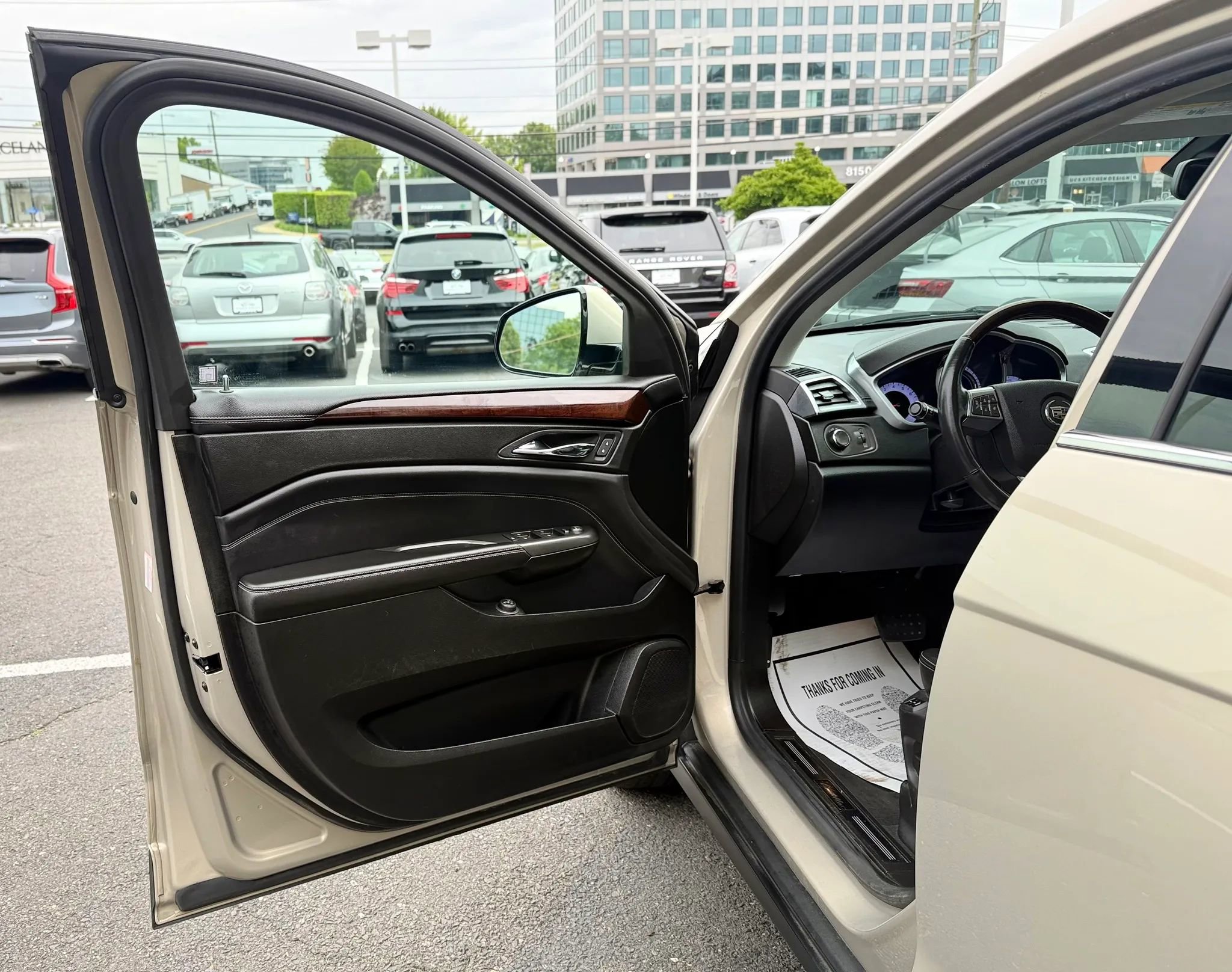Used 2012 Cadillac SRX Luxury AWD/4WD image 9