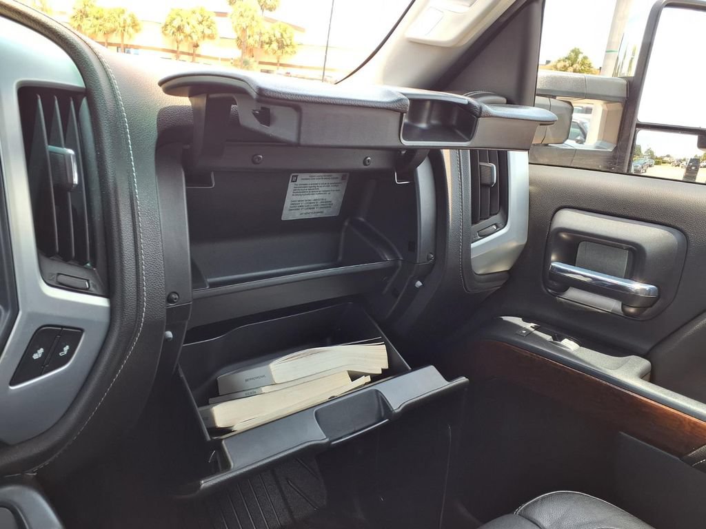 Used 2018 GMC Sierra 3500 SLT AWD/4WD image 32