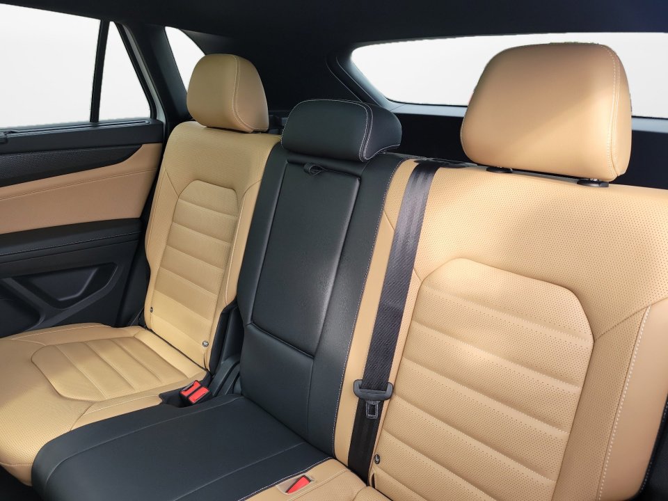 New 2026 Volkswagen Atlas Cross Sport SEL R-Line image 12