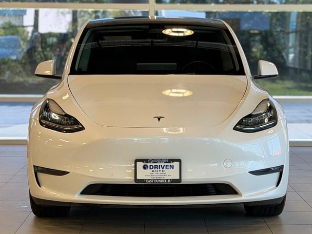 Used 2022 Tesla Model Y Long Range AWD/4WD image 2