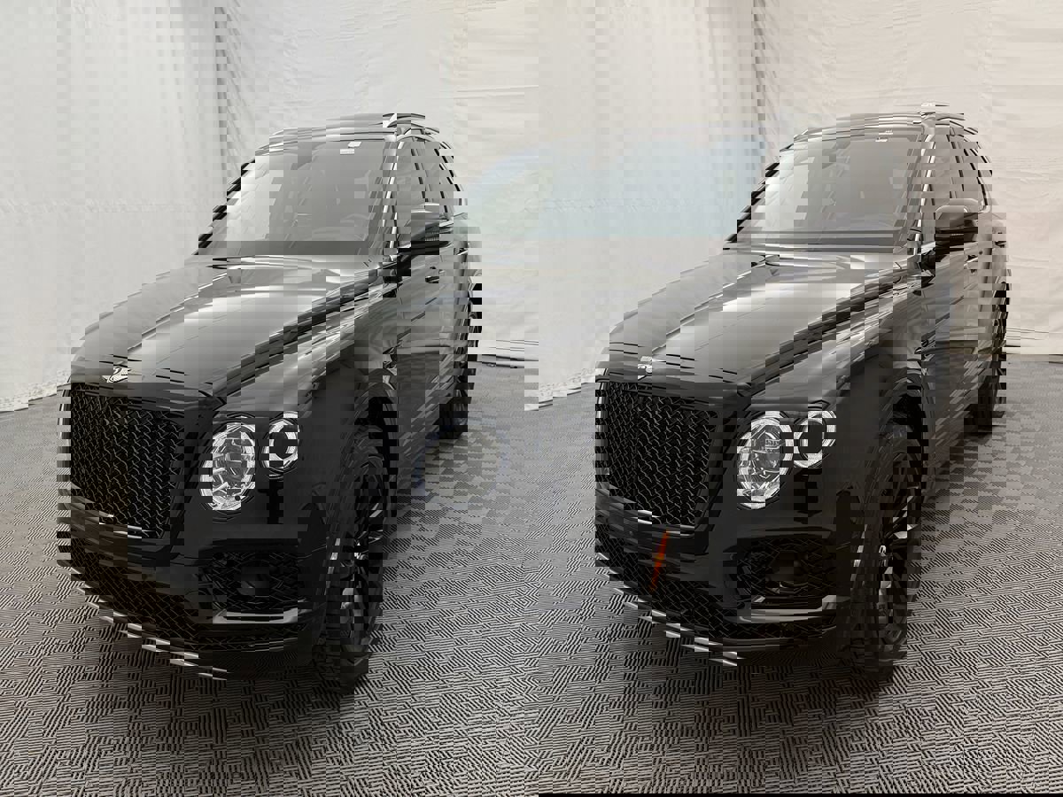Used 2017 Bentley Bentayga image 2