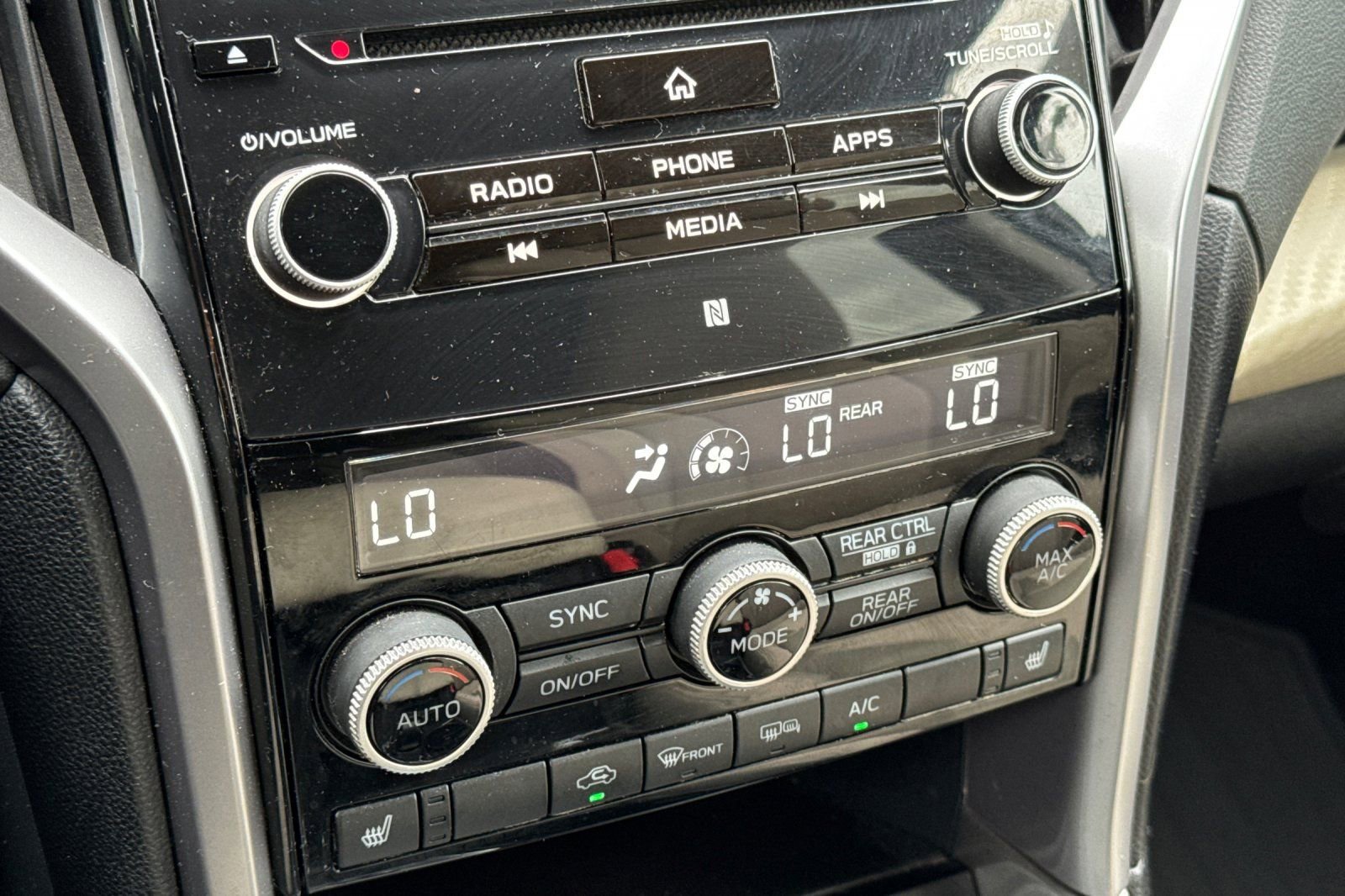 Used 2022 Subaru Ascent Premium w/ Convenience Package AWD/4WD image 23