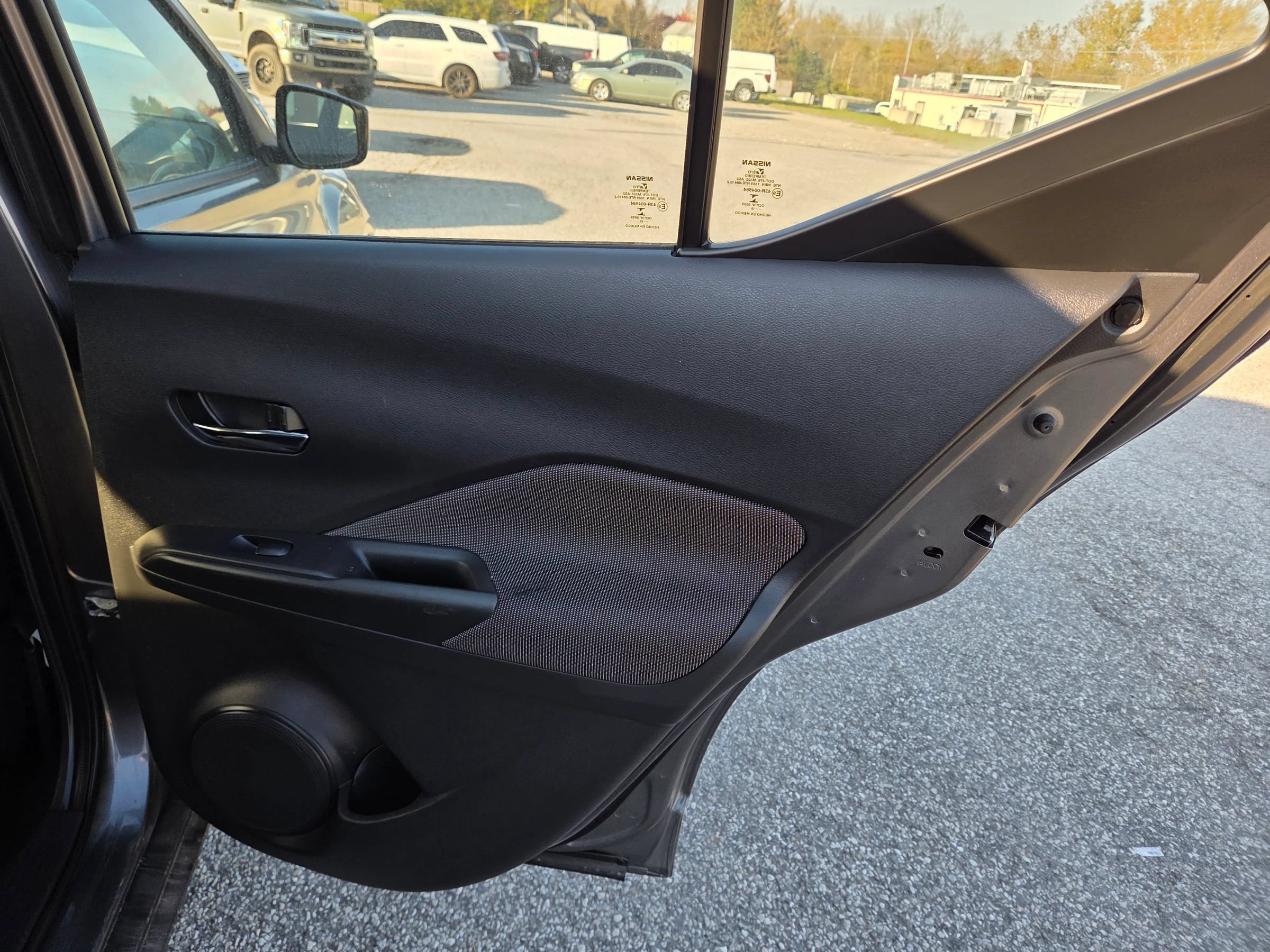 Used 2019 Nissan Kicks SV FWD image 23