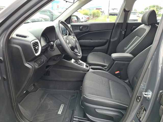 Certified 2026 Hyundai Venue SEL FWD image 13