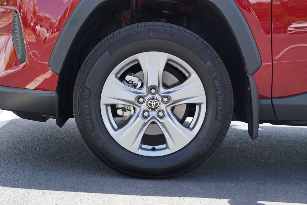Used 2025 Toyota RAV4 XLE w/ Convenience Package FWD image 9