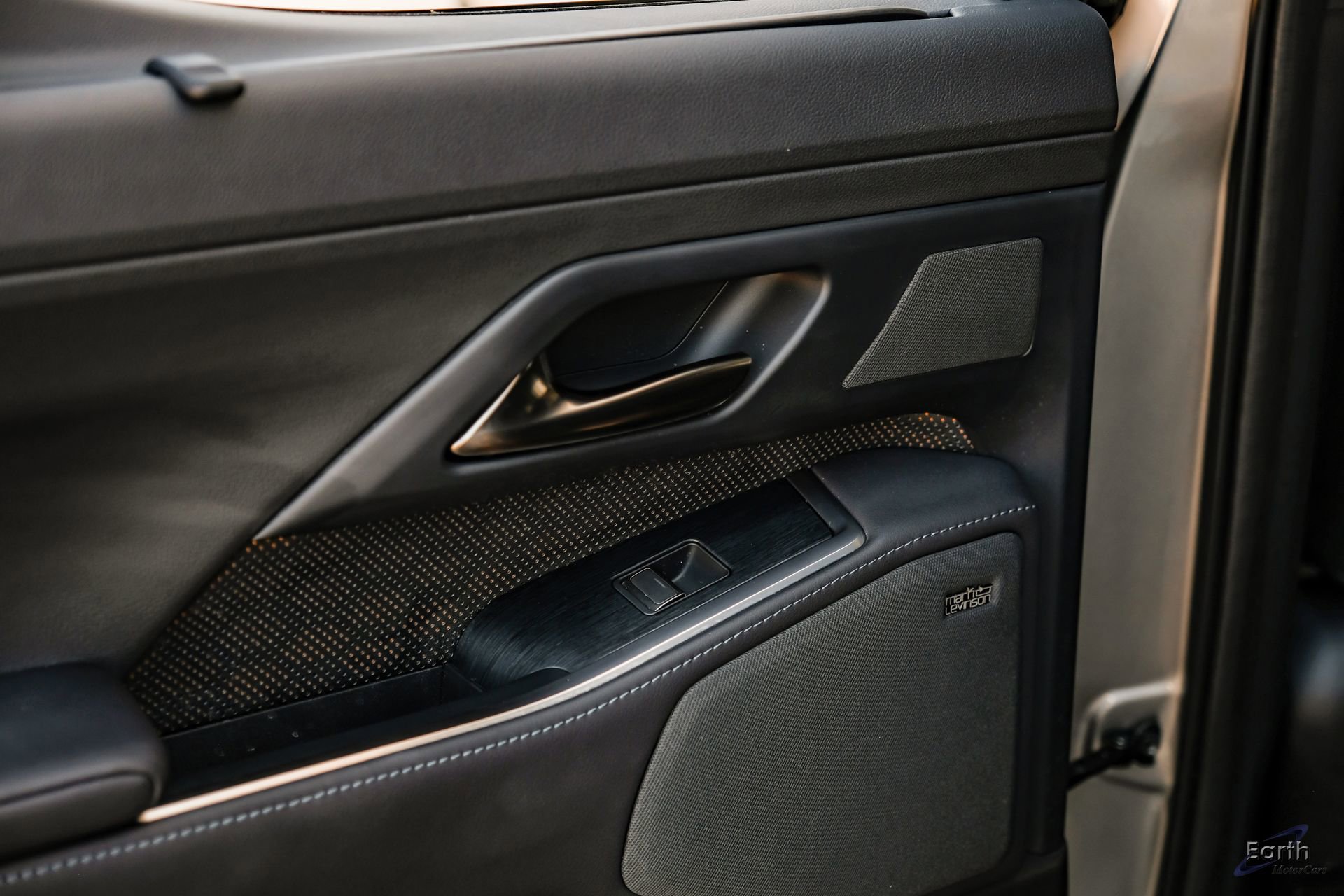 Used 2025 Lexus GX 550 550 Luxury+ HUD Traffic LIFTED w/ Accessory Package (2T) image 95