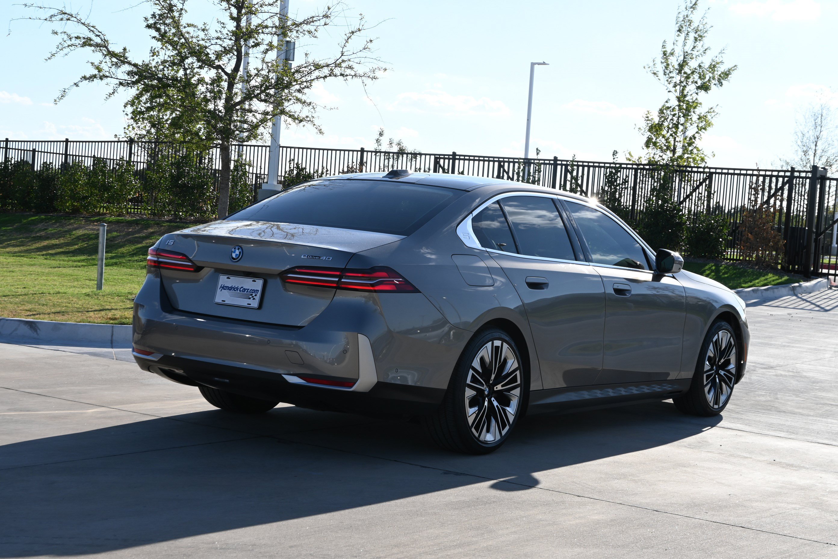 Certified 2026 BMW i5 eDrive40 w/ Executive Package RWD image 9