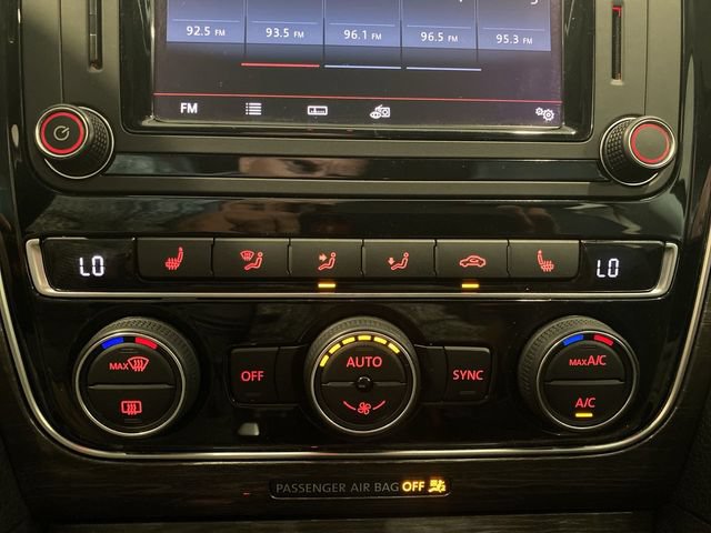 Used 2017 Volkswagen Passat 1.8T SE FWD image 18