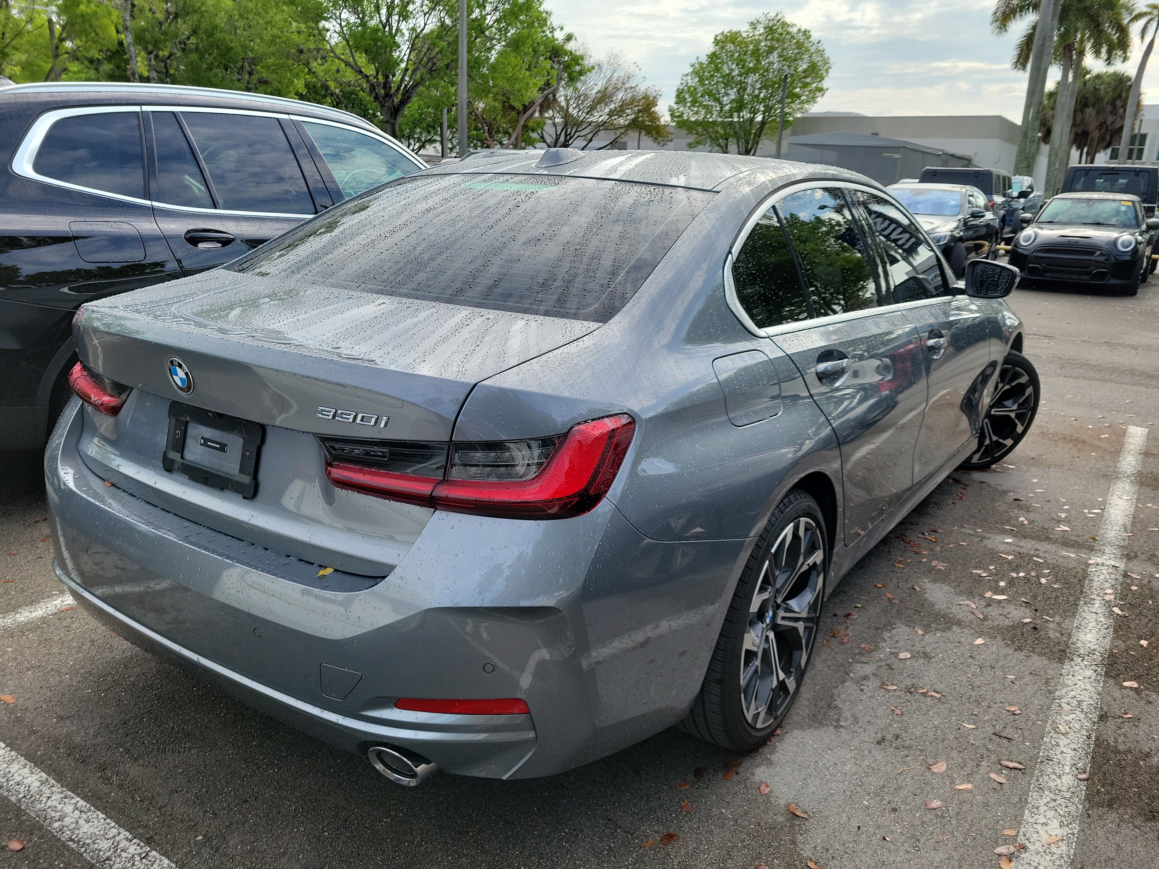 Used 2025 BMW 330i Sedan w/ Premium Package RWD image 6