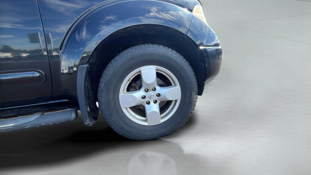 Used 2005 Nissan Frontier LE w/ (X01) Leather Pkg AWD/4WD image 30