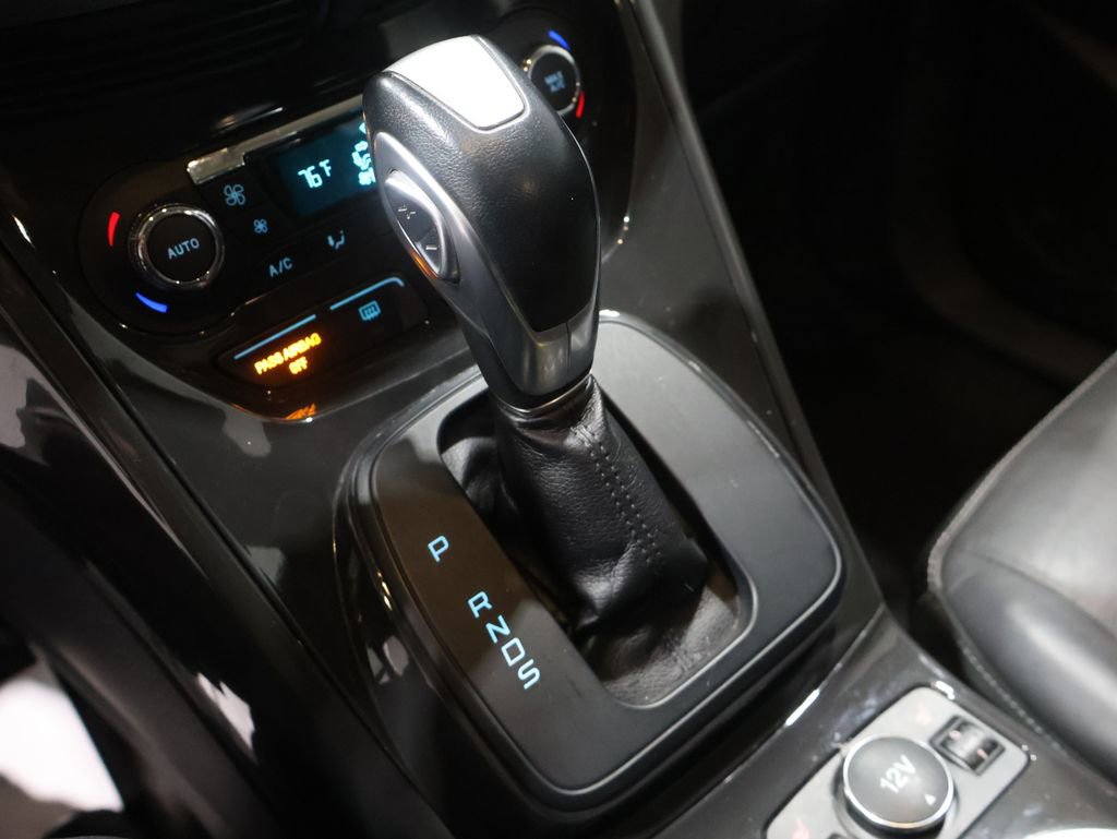 Used 2015 Ford Escape Titanium w/ Canadian Touring Package image 28