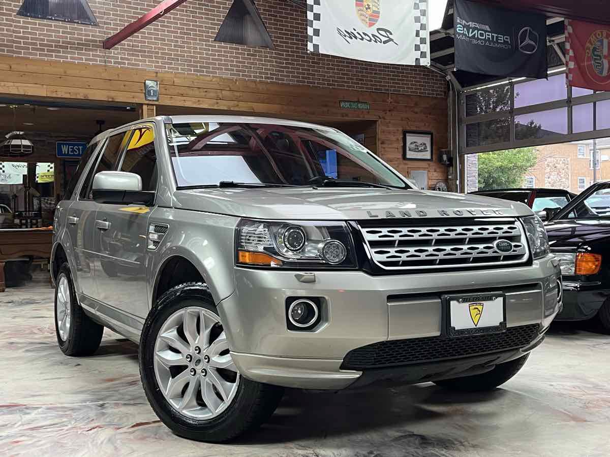 Used 2013 Land Rover LR2 AWD/4WD image 4