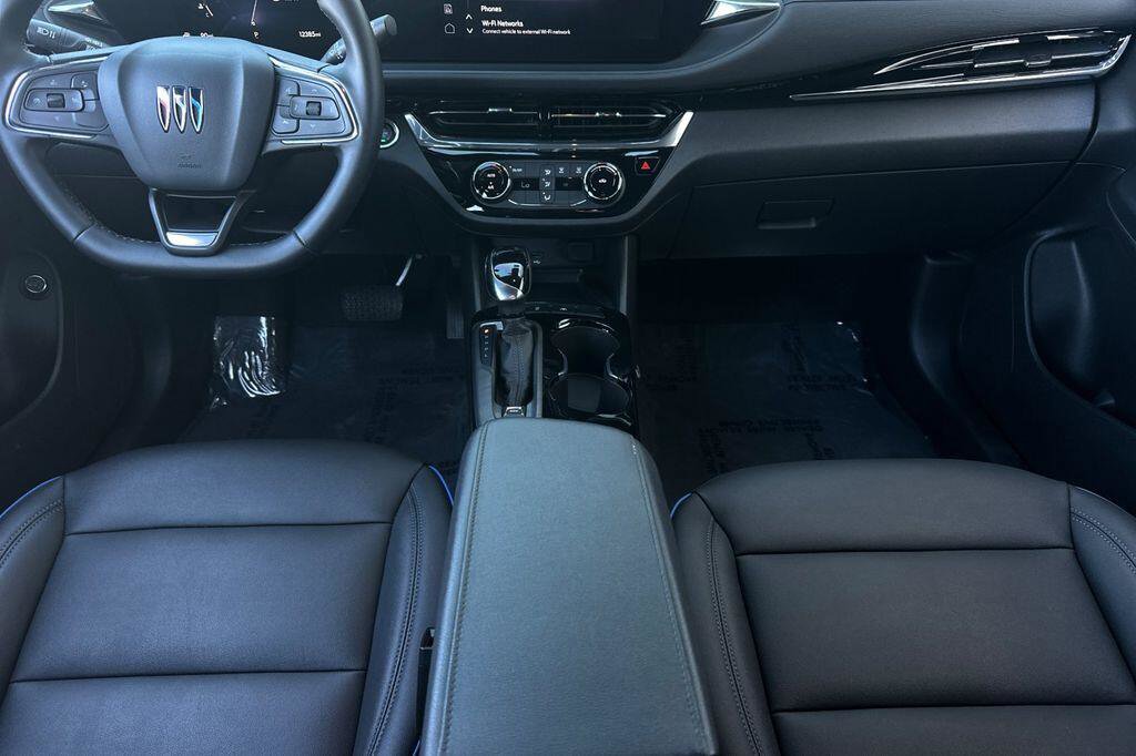 Used 2025 Buick Envista Sport Touring w/ Convenience II Package image 13