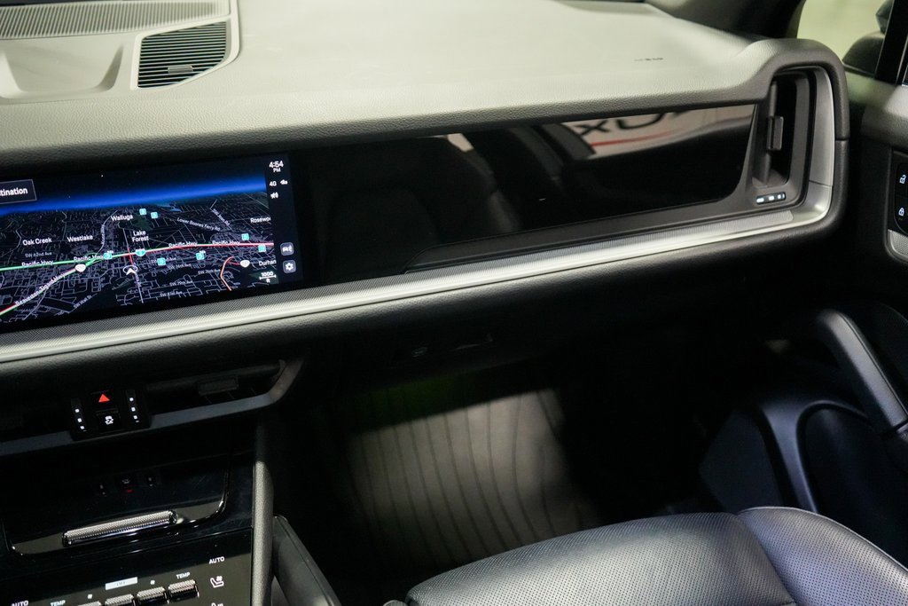 Used 2024 Porsche Cayenne image 13