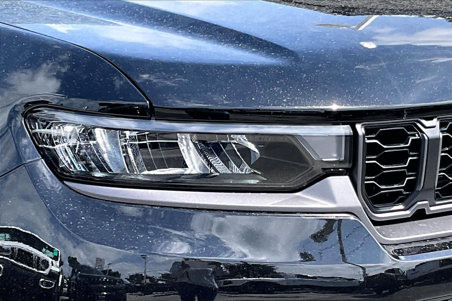 New 2026 Jeep Grand Cherokee Altitude RWD image 10