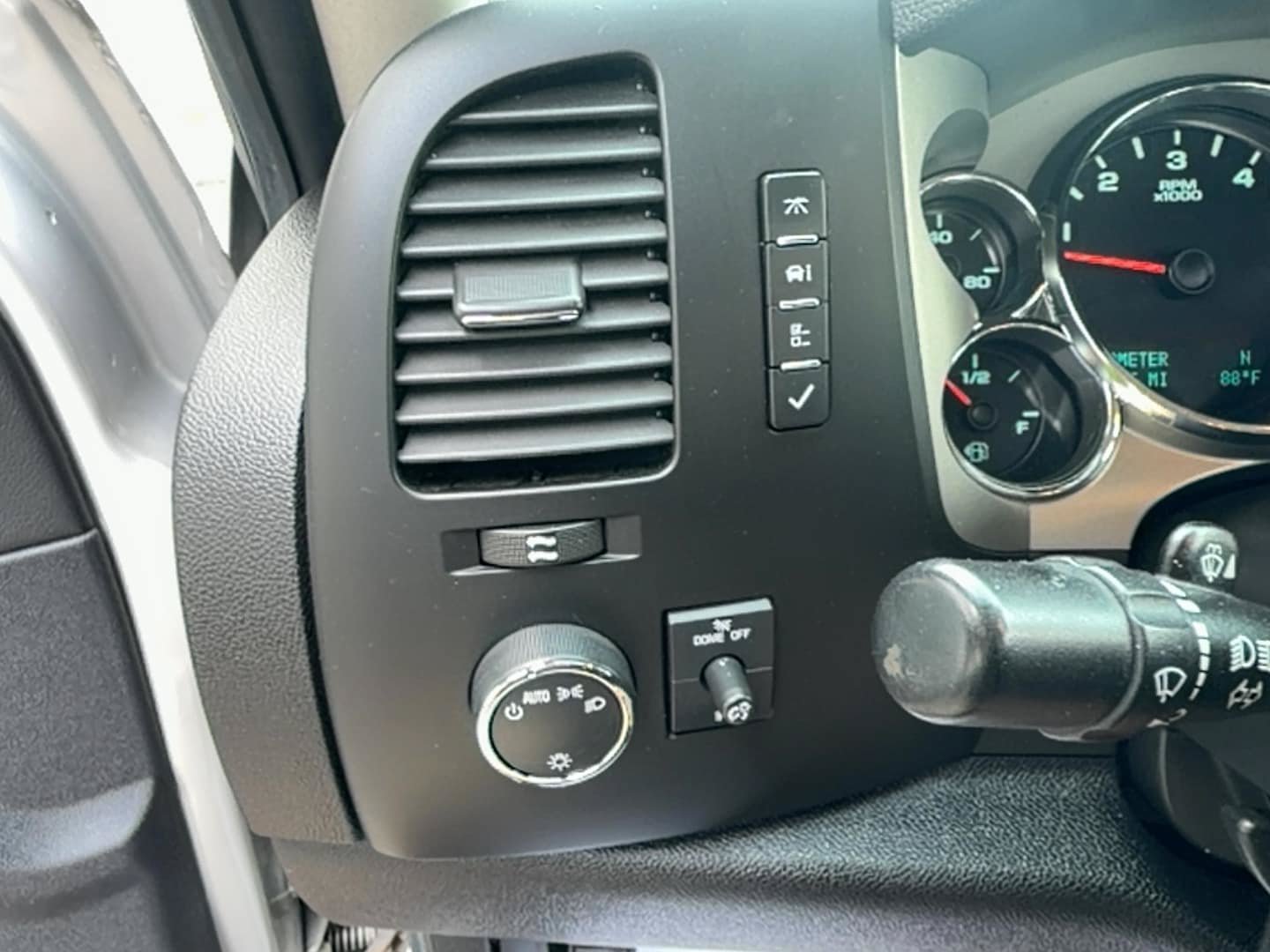 Used 2009 GMC Sierra 1500 SLE w/ Power Pack Plus AWD/4WD image 13