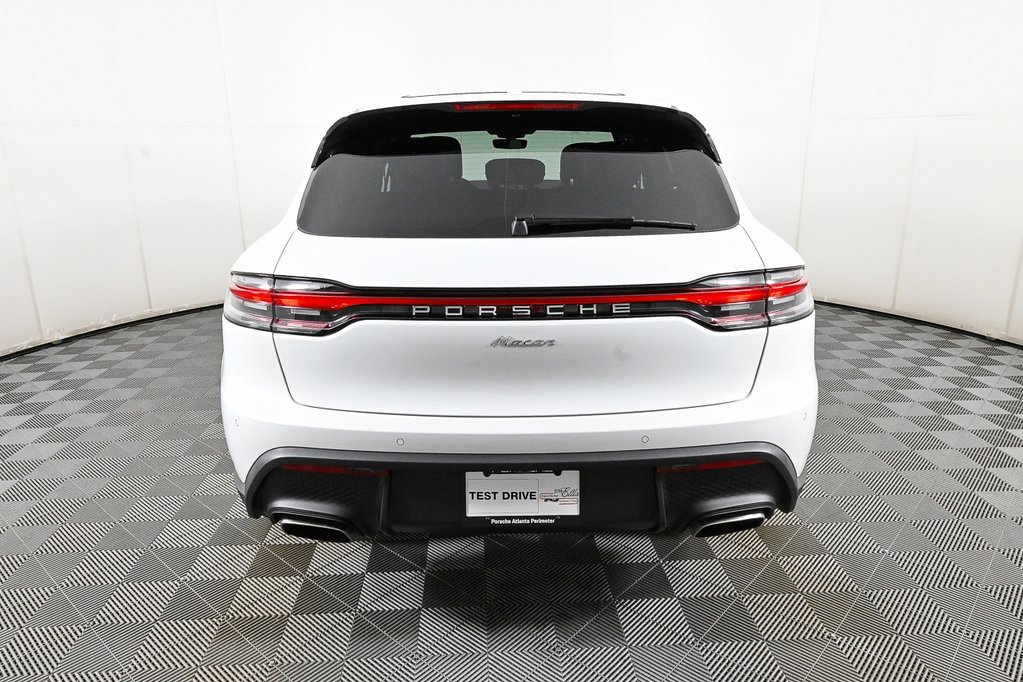 Certified 2025 Porsche Macan image 30