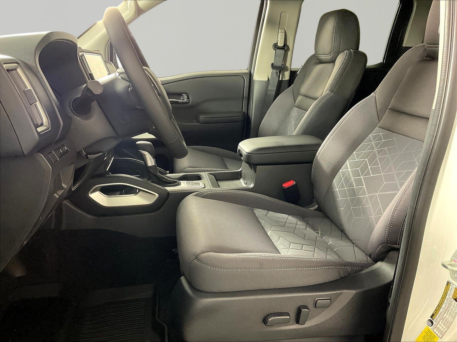 New 2026 Nissan Frontier SV w/ All-Weather Content Package AWD/4WD image 17