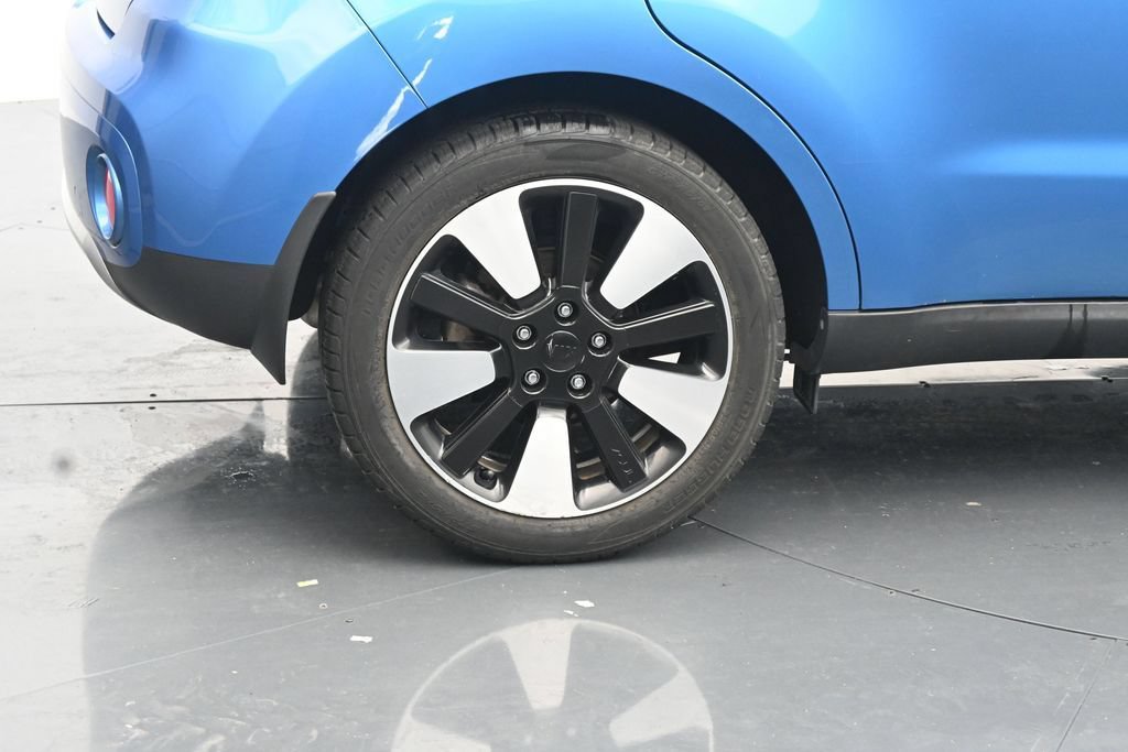 Used 2017 Kia Soul + w/ Designer's Package FWD image 10