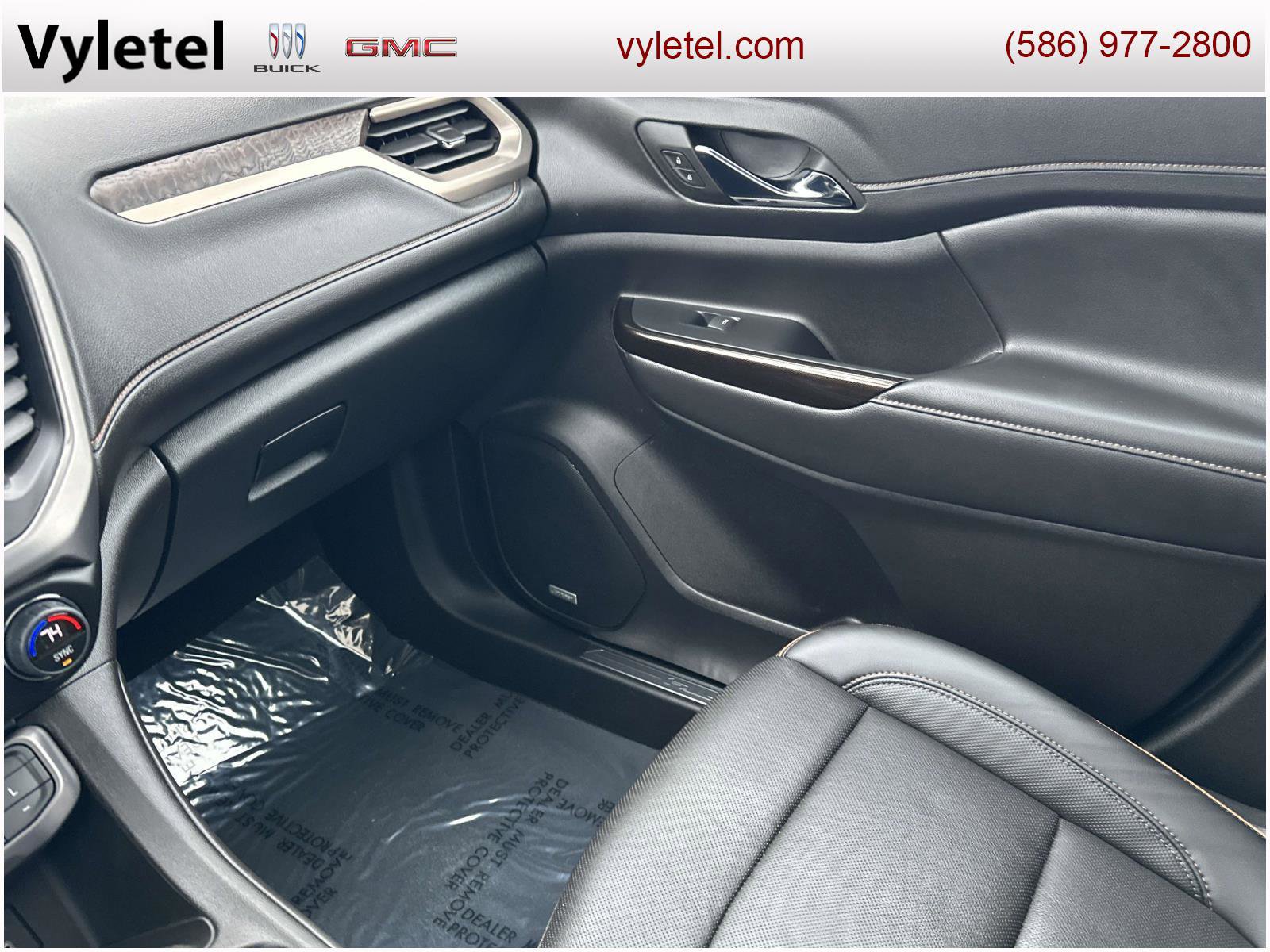 Used 2023 GMC Acadia AT4 w/ Technology Package image 33