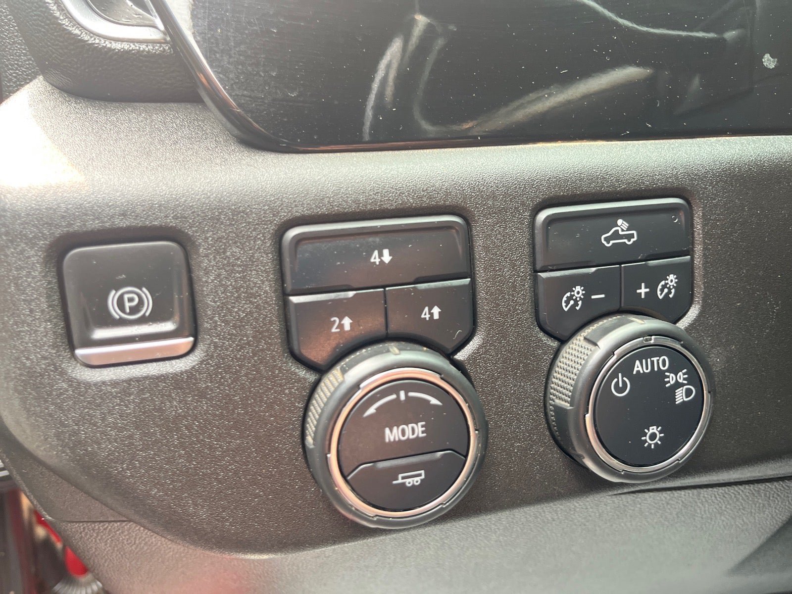 Used 2024 Chevrolet Silverado 2500 LT AWD/4WD image 20