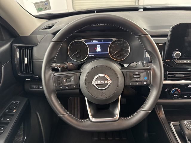 Used 2025 Nissan Pathfinder SV w/ SV Premium Package image 21