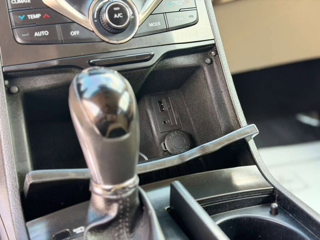 Used 2014 Hyundai Azera Limited w/ Option Group 02 FWD image 16